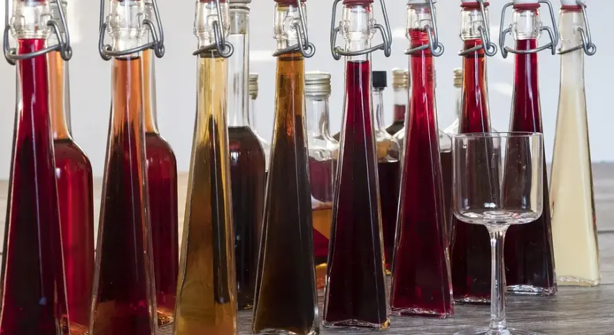 Jaki alkohol do nalewek? Wybierz idealny spirytus krok po kroku