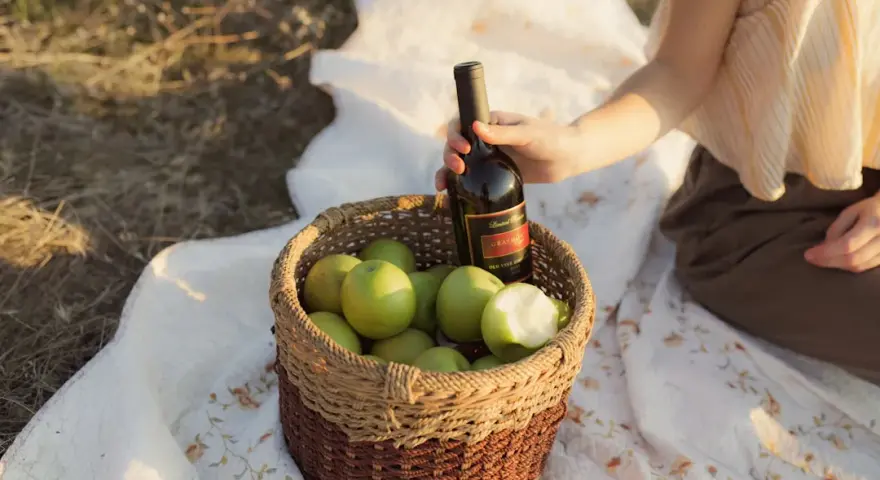 Jak robić nalewki? Prosty przewodnik krok po kroku (przepisy)